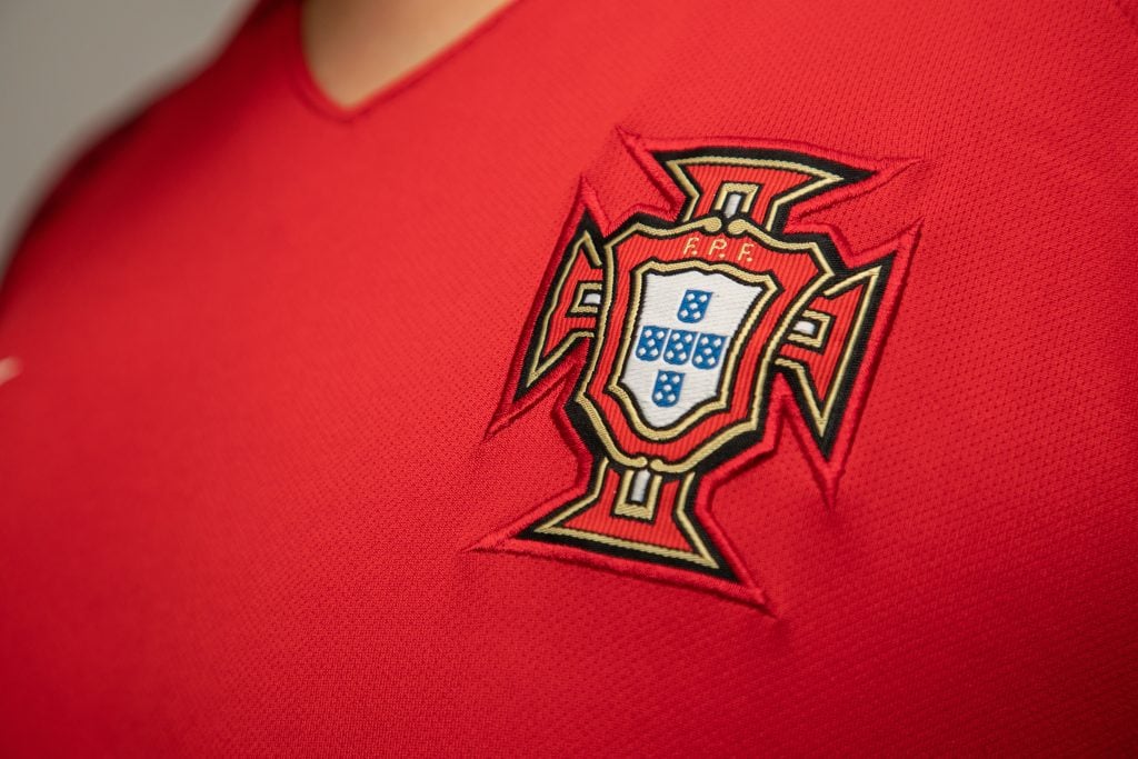 Logo da Seleção Portuguesa de Futebol e sua geração de ouro