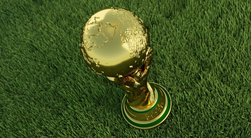 Taça da Copa do Mundo em campo.